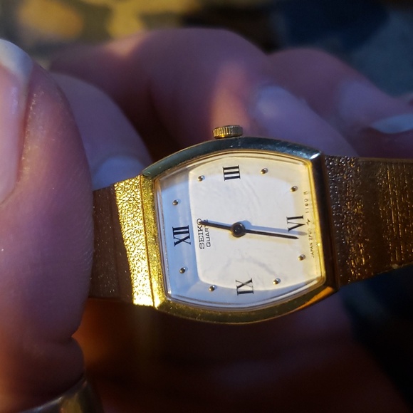 Vintage gold Seiko watch. Has a safety chain. - Picture 5 of 5